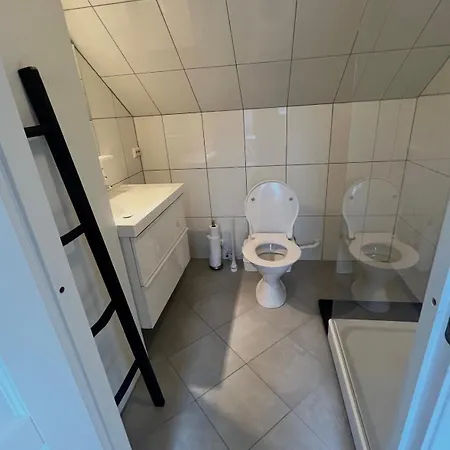 Centrally Located In Appartement *